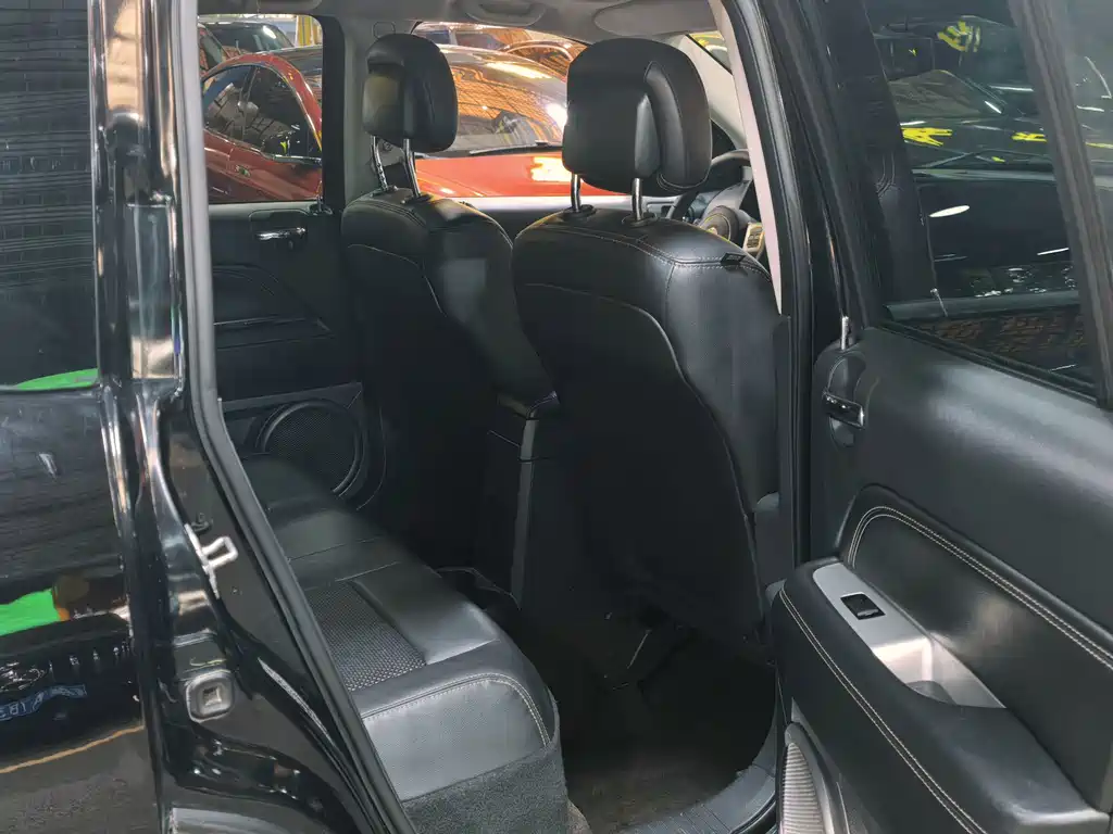 Jeep Compass (Import) — миниатюра 11