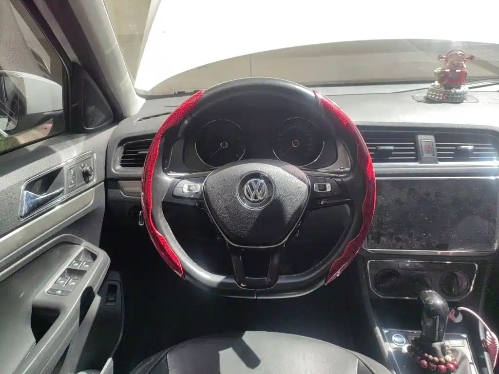 Volkswagen Lavida — миниатюра 3
