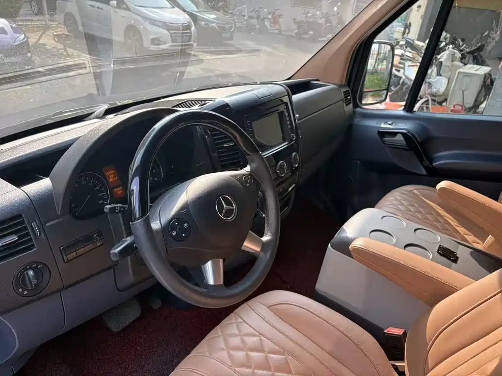 Mercedes-Benz Sprinter — миниатюра 2