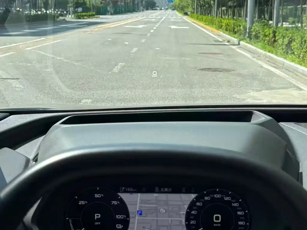 Audi Q5 e-tron — миниатюра 21