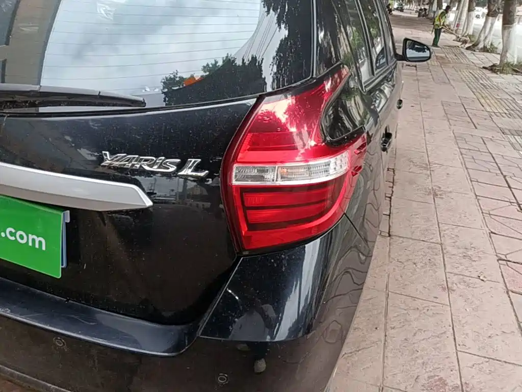 Toyota Yaris L — миниатюра 8