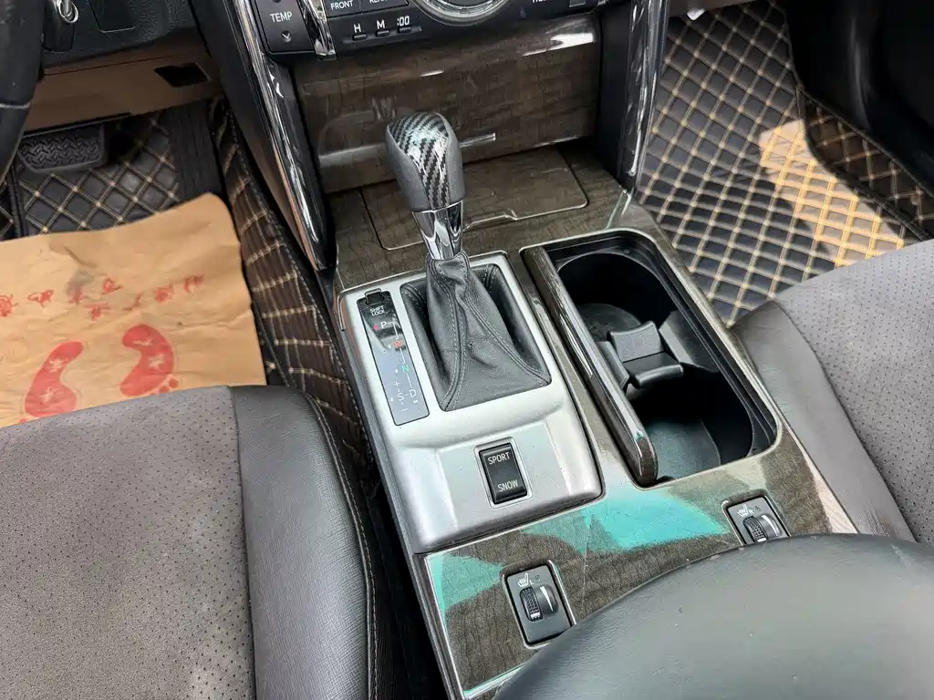 Toyota Reiz — миниатюра 11