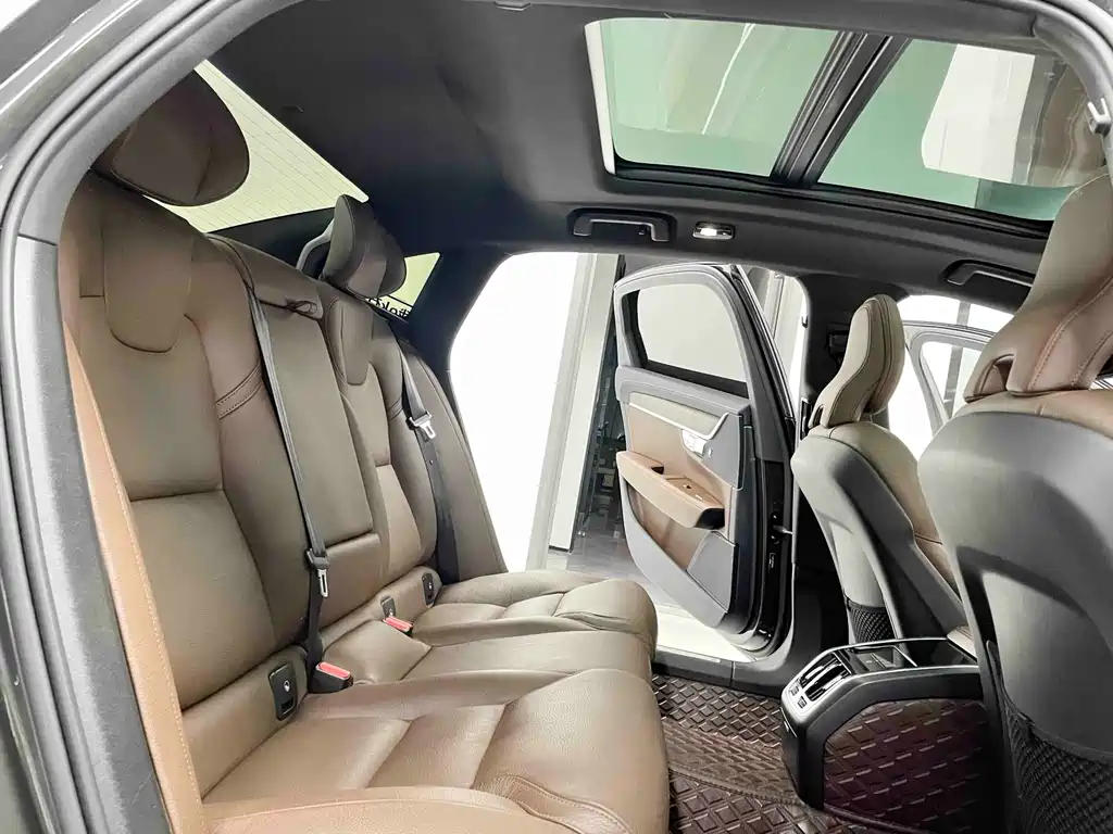 Volvo S90 2023 B5 Luxury