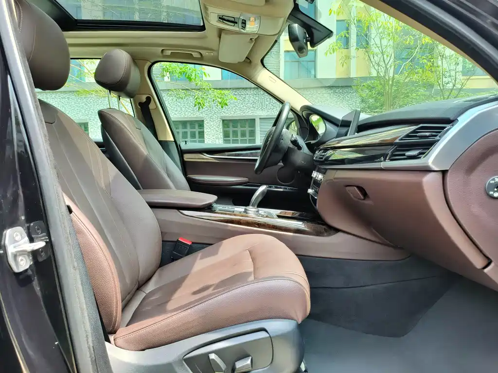BMW X5 (Import) — миниатюра 8