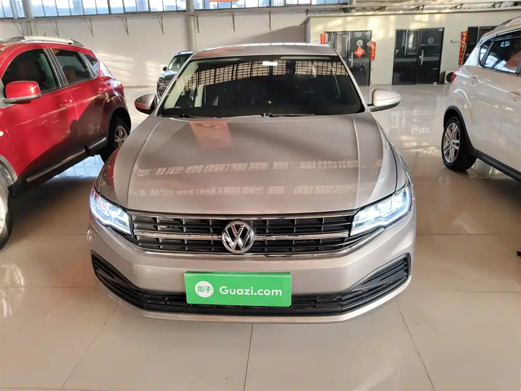 VOLKSWAGEN BORA