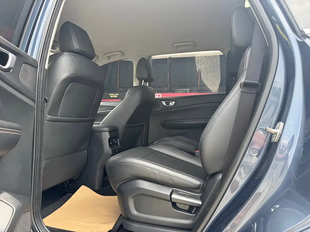 Wuling Jiachen — миниатюра 6