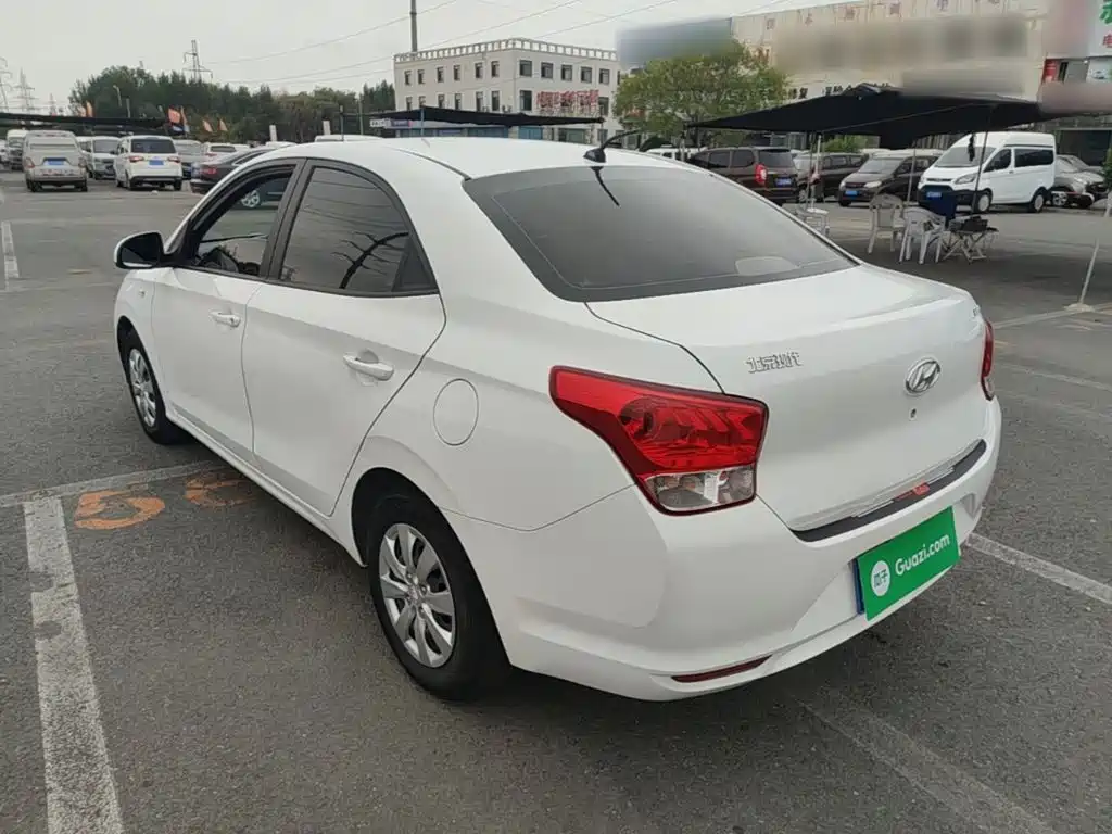 Hyundai Verna — миниатюра 5