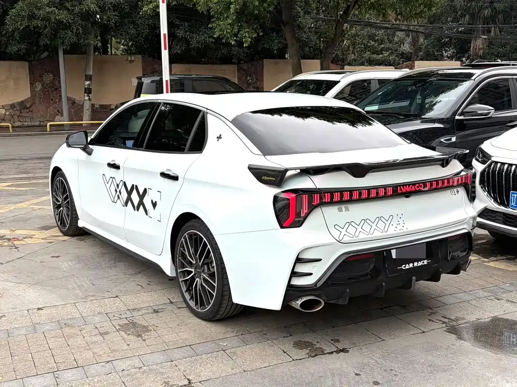 Lynk & Co 03 — миниатюра 16