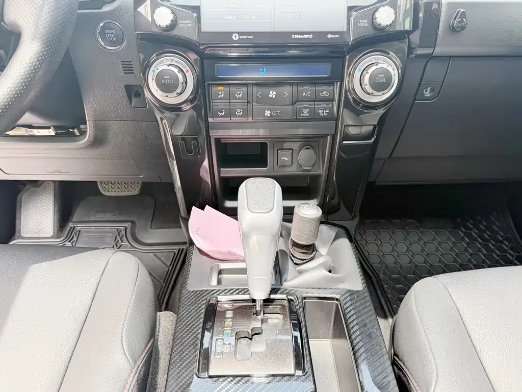 Toyota 4Runner — миниатюра 8