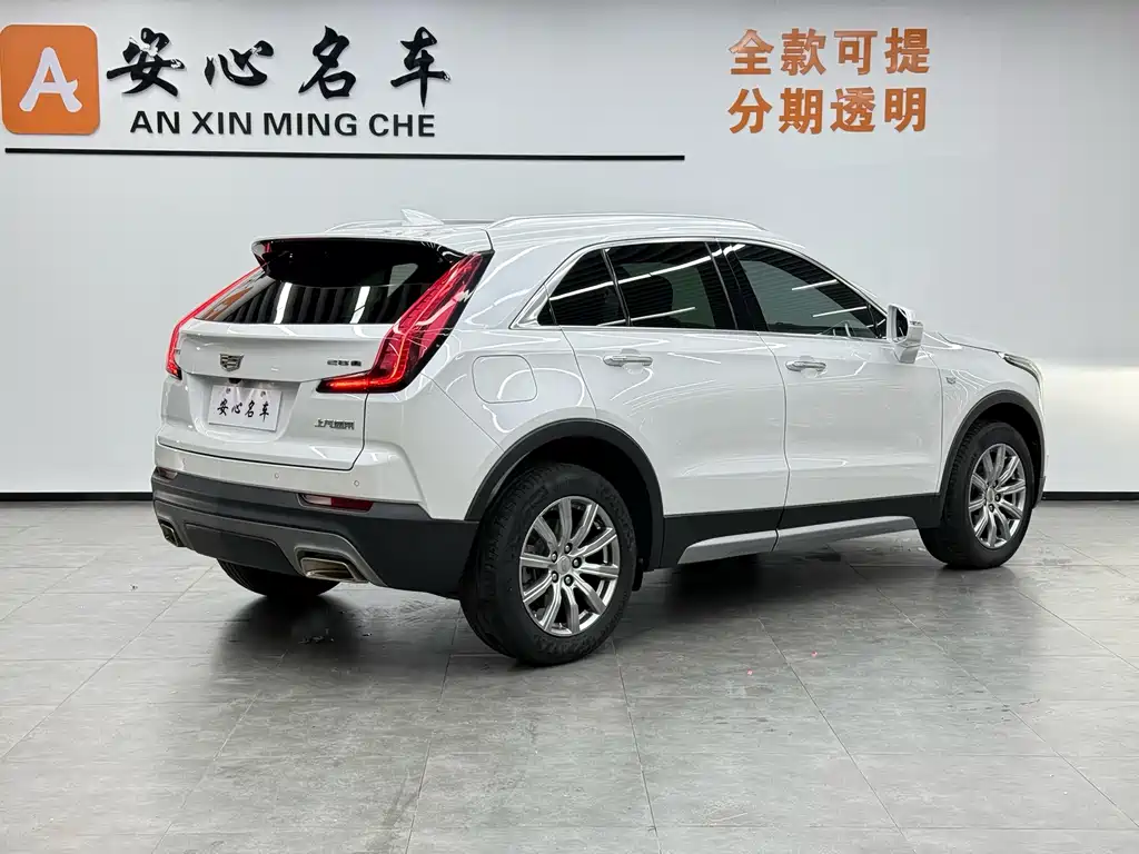 CADILLAC XT4