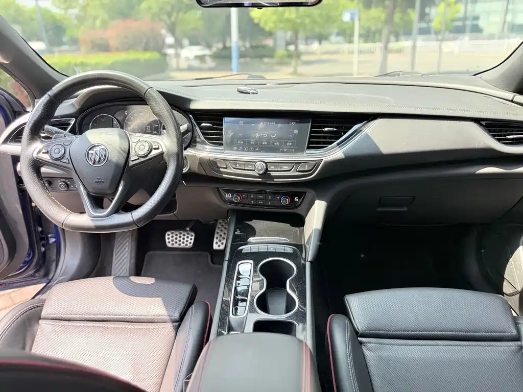Buick Regal — миниатюра 10