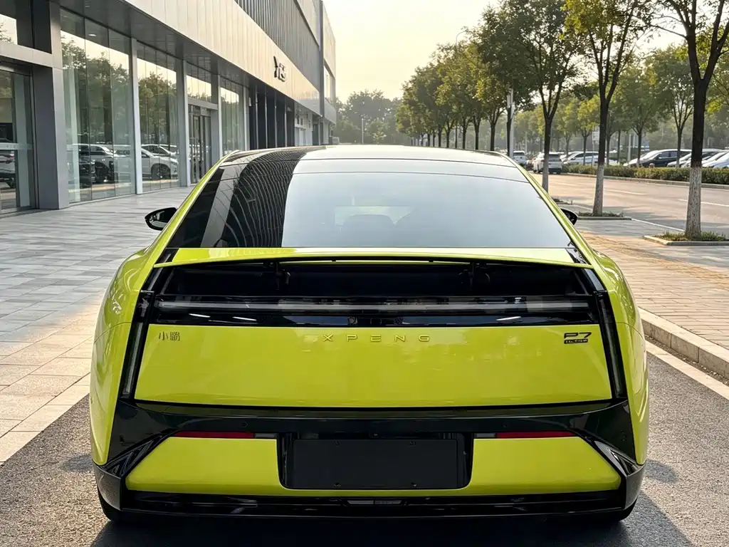 XPeng P7 — миниатюра 9