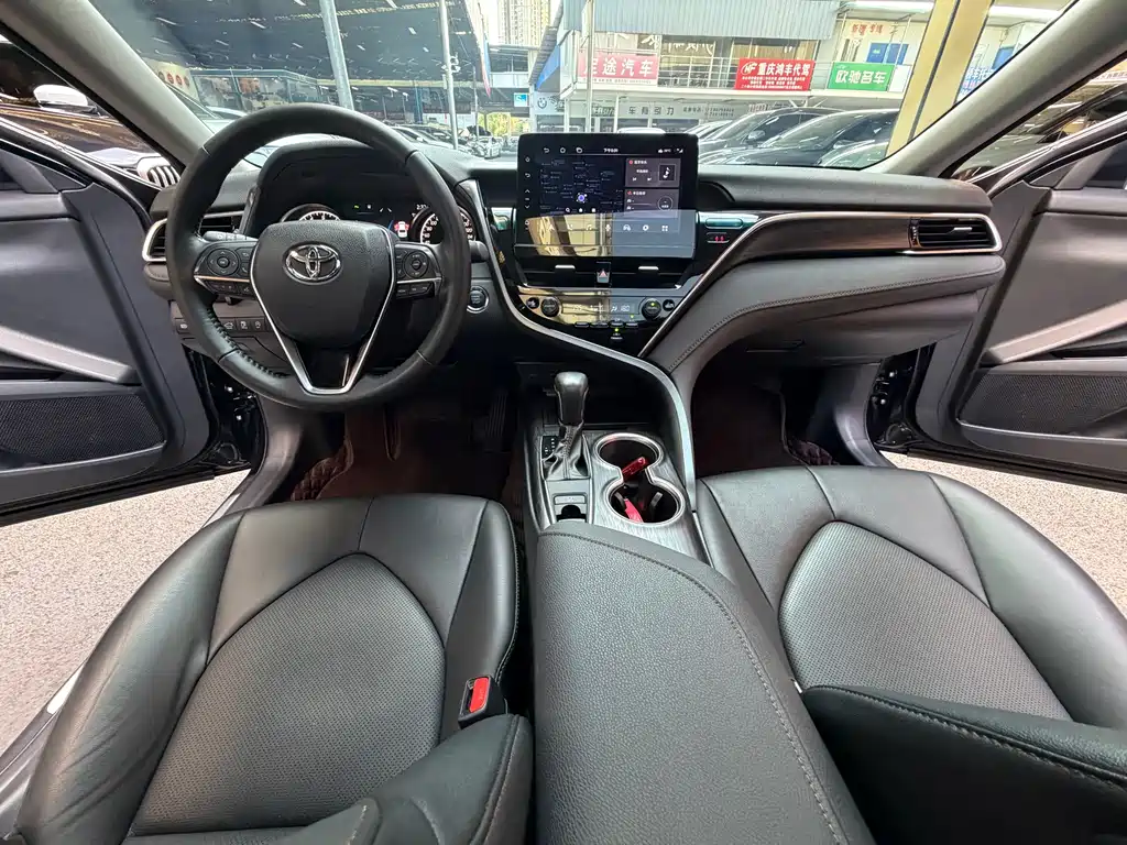 Toyota Camry — миниатюра 20
