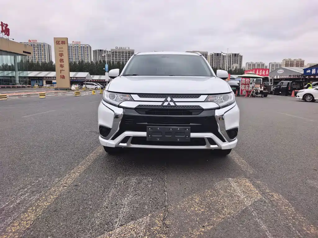 Mitsubishi Outlander — миниатюра 2