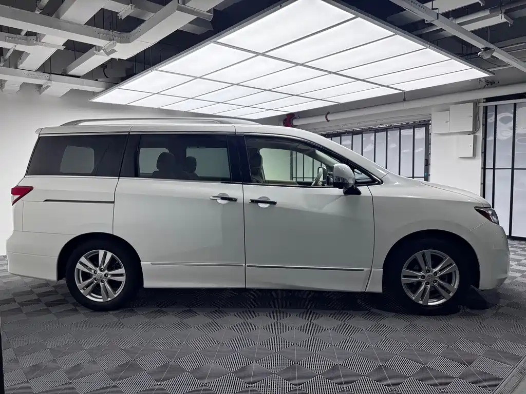 Nissan Quest — миниатюра 3