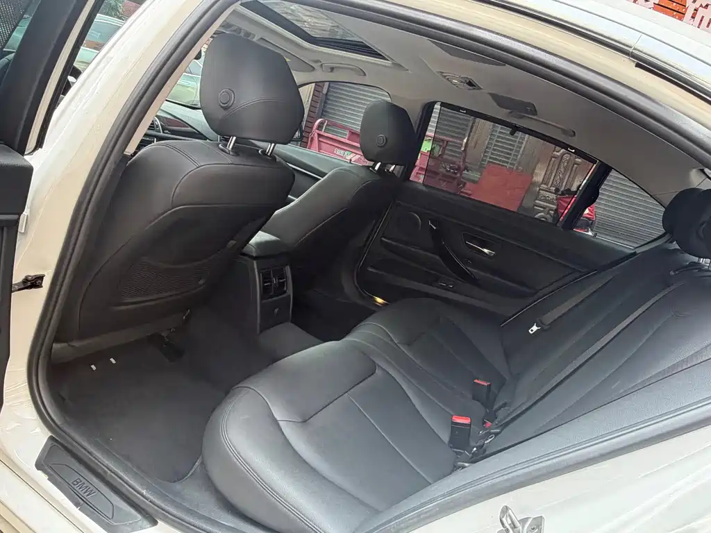 BMW 3 Series — миниатюра 9