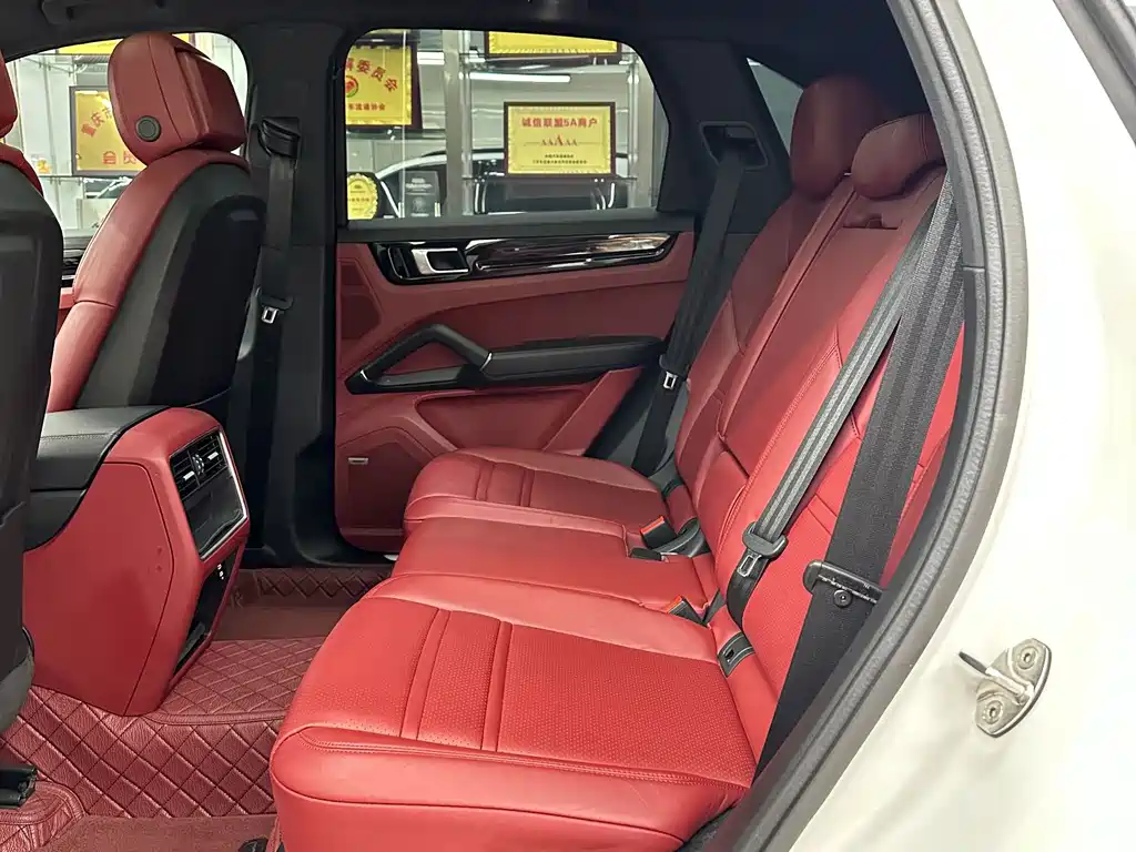 Porsche Cayenne — миниатюра 10