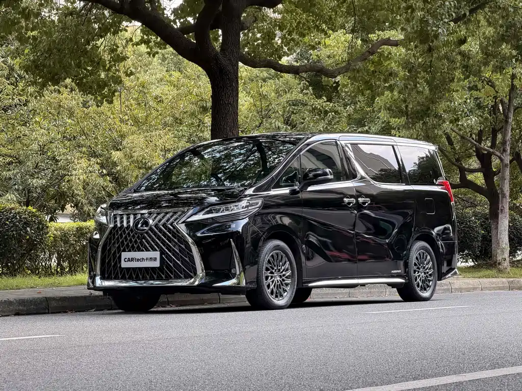 Lexus LM 2020