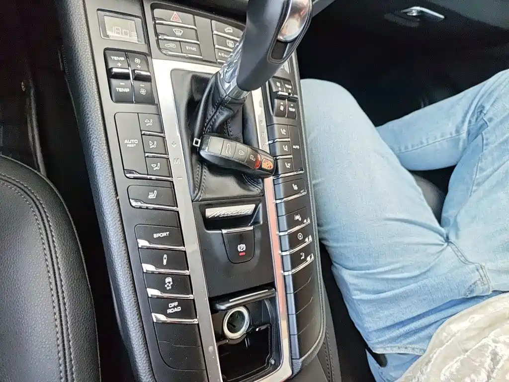 Porsche Macan — миниатюра 15