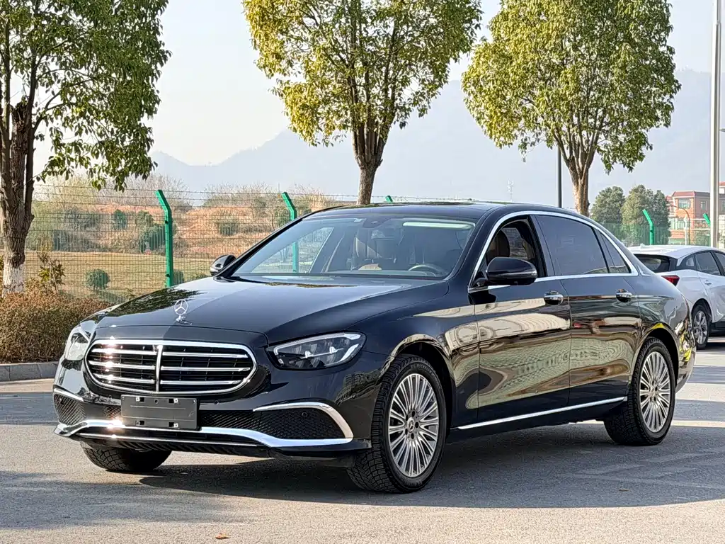 Mercedes-Benz E-Class 2022