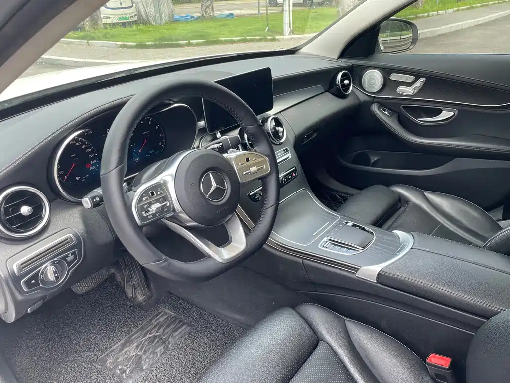 Mercedes-Benz C-Class — миниатюра 7