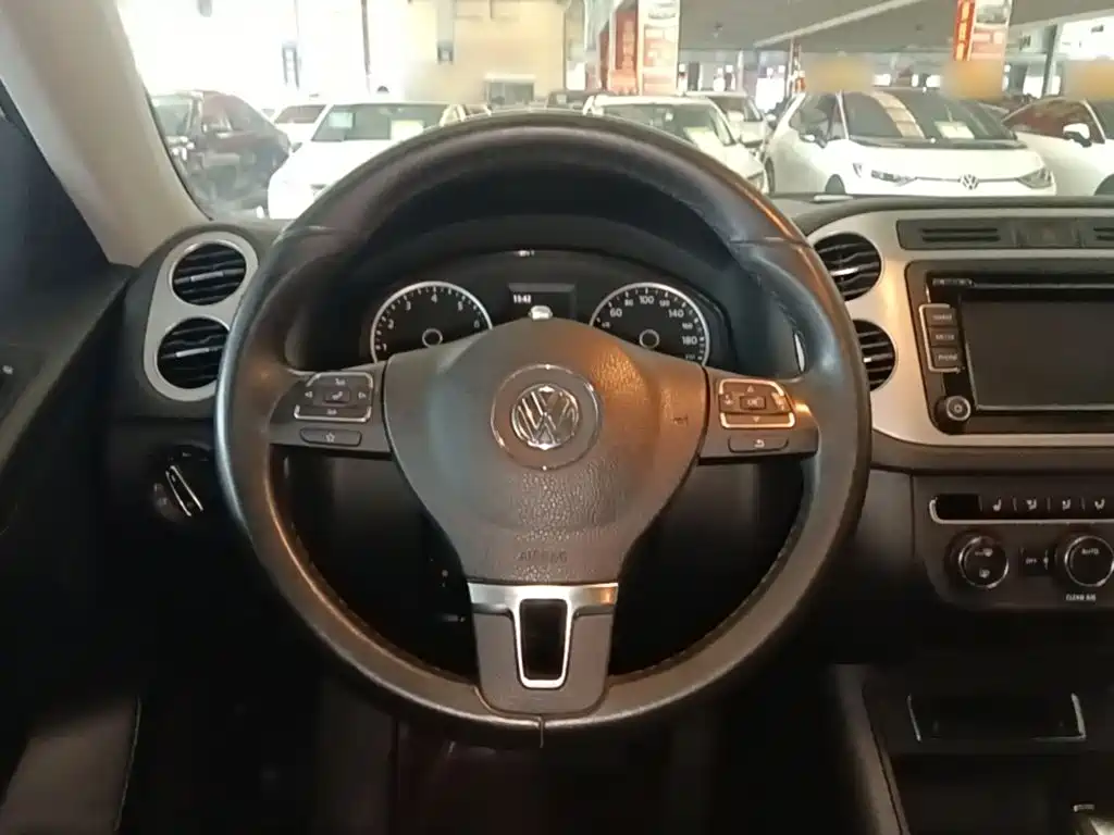 Volkswagen Tiguan — миниатюра 11