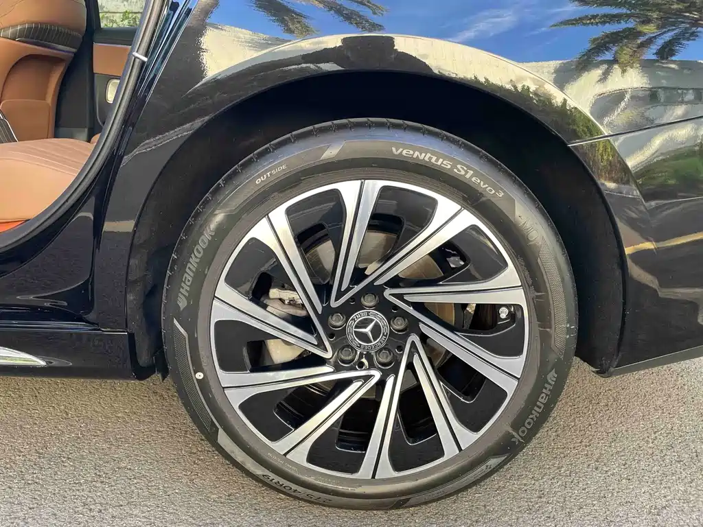 Mercedes-Benz E-Class — миниатюра 13