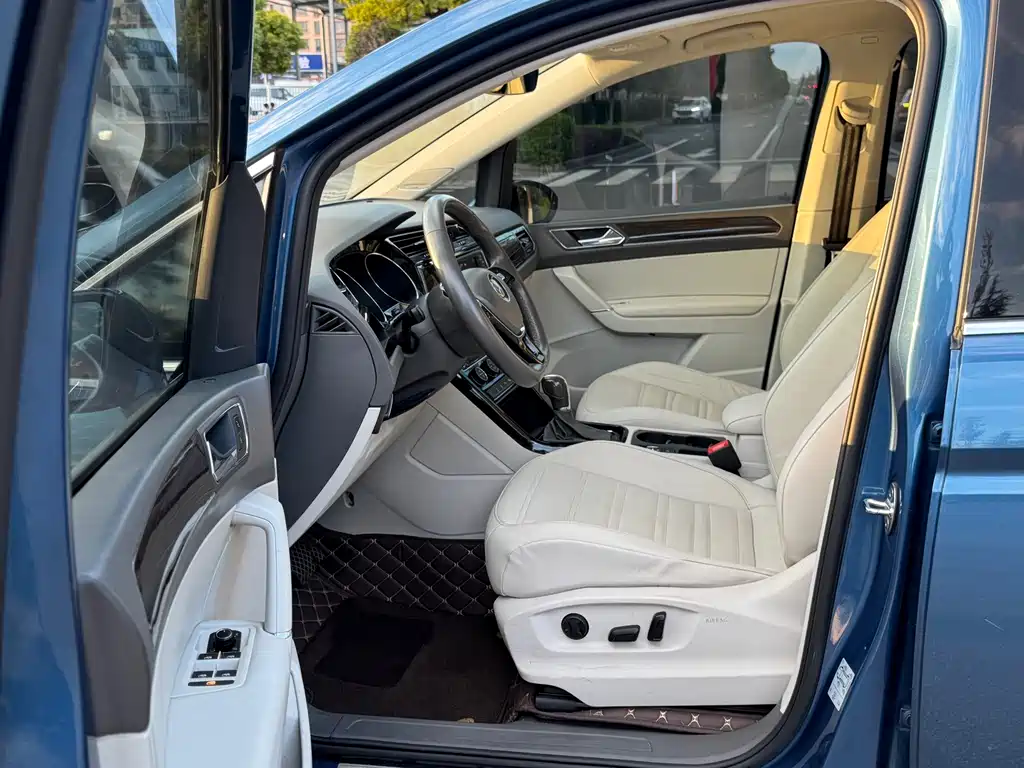 Volkswagen Touran — миниатюра 5