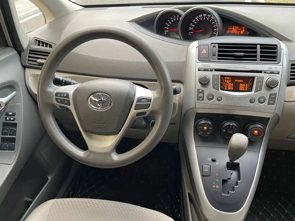 Toyota Verso 2012 180G CVT Comfort