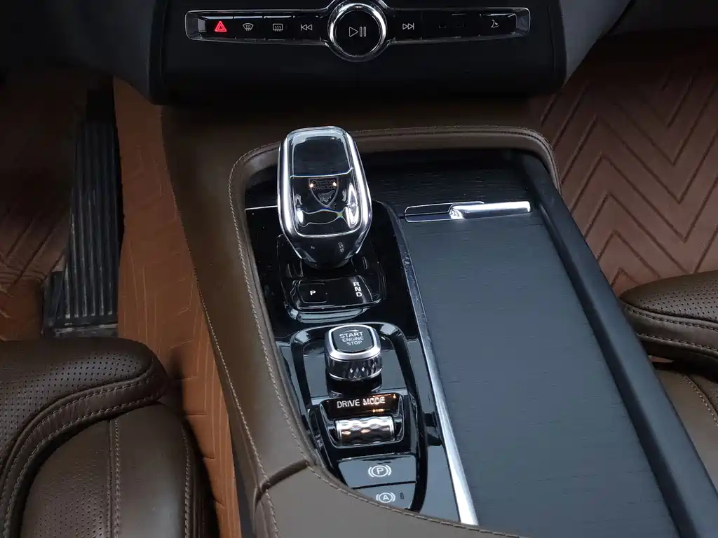 Volvo XC90 — миниатюра 11