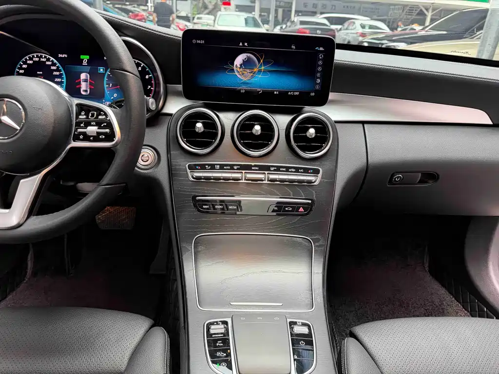 Mercedes-Benz C-Class — миниатюра 14