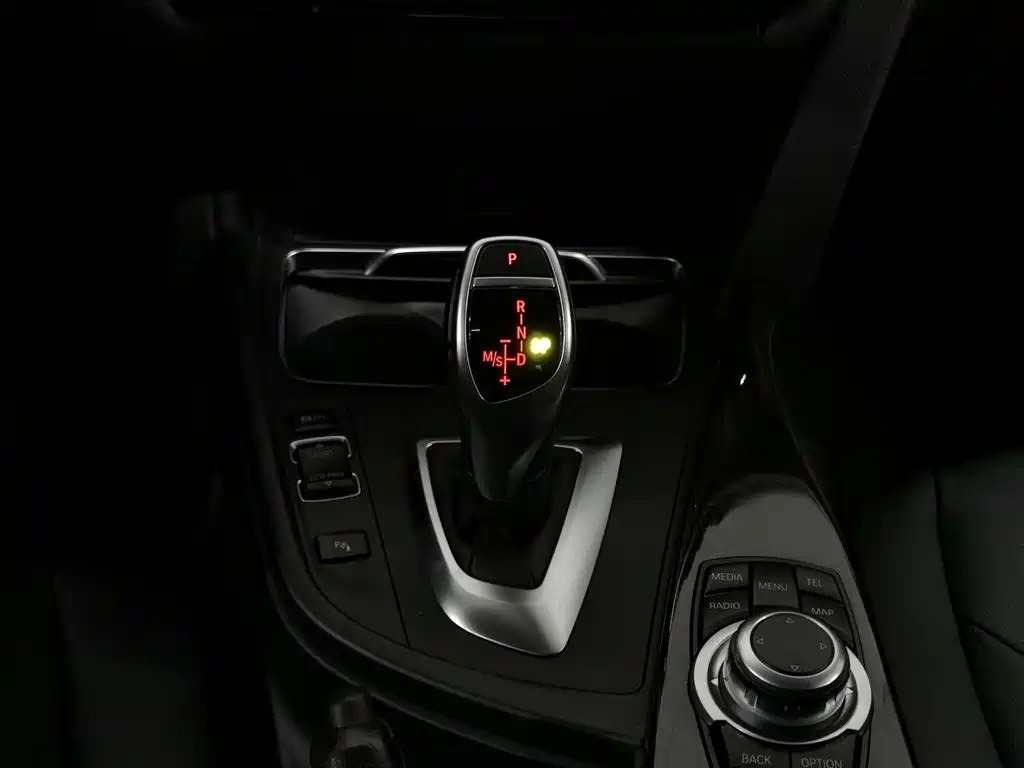 BMW 3 Series — миниатюра 13