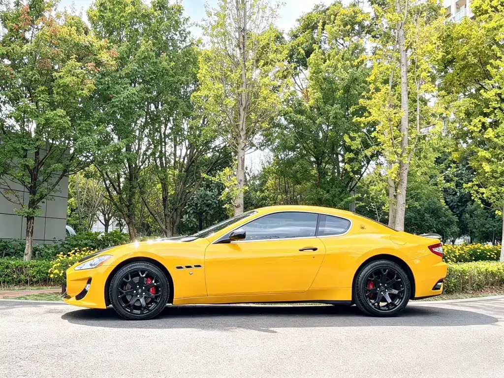 Maserati GranTurismo — миниатюра 8