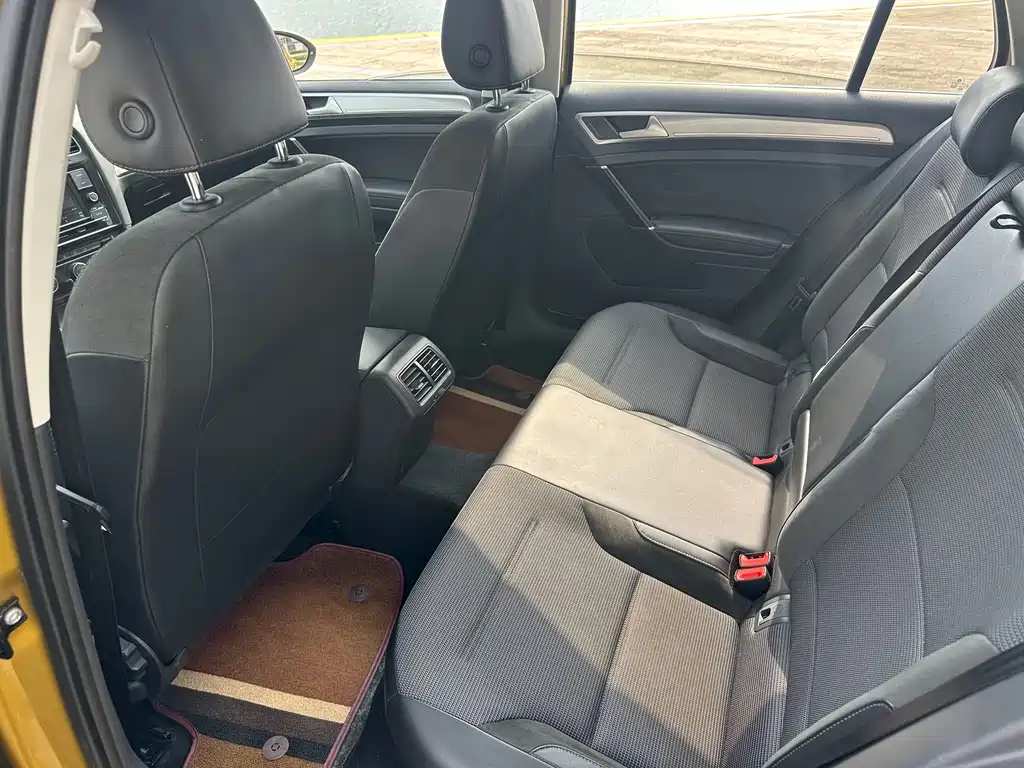 Volkswagen Golf — миниатюра 12
