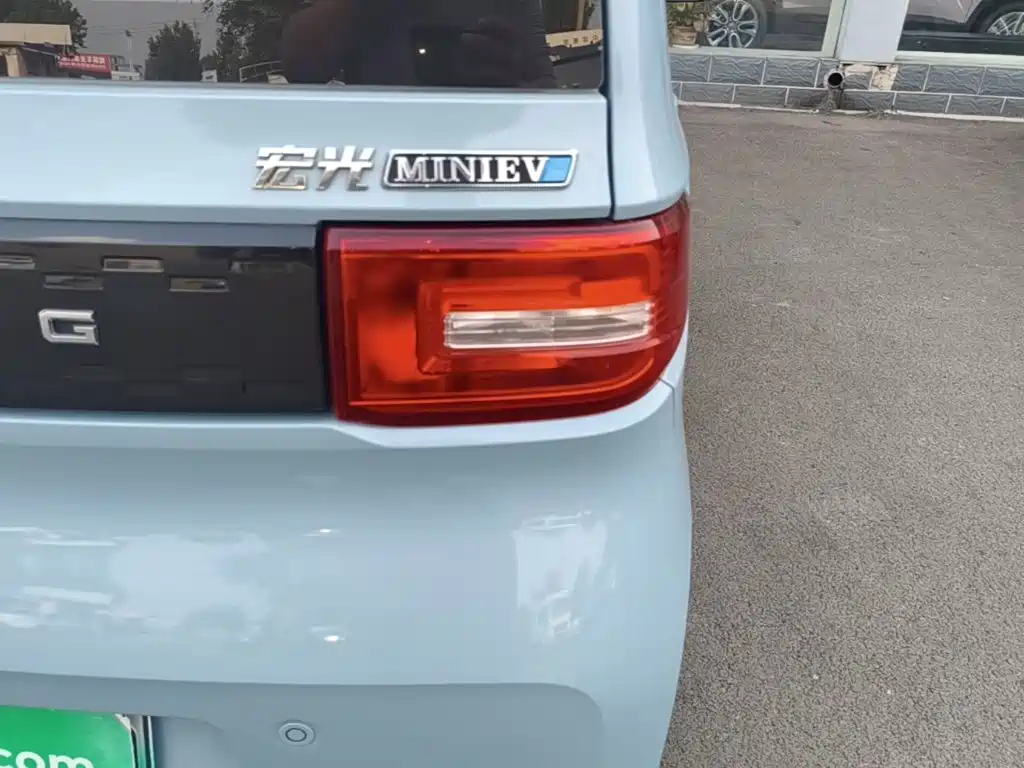 Wuling MINIEV — миниатюра 8