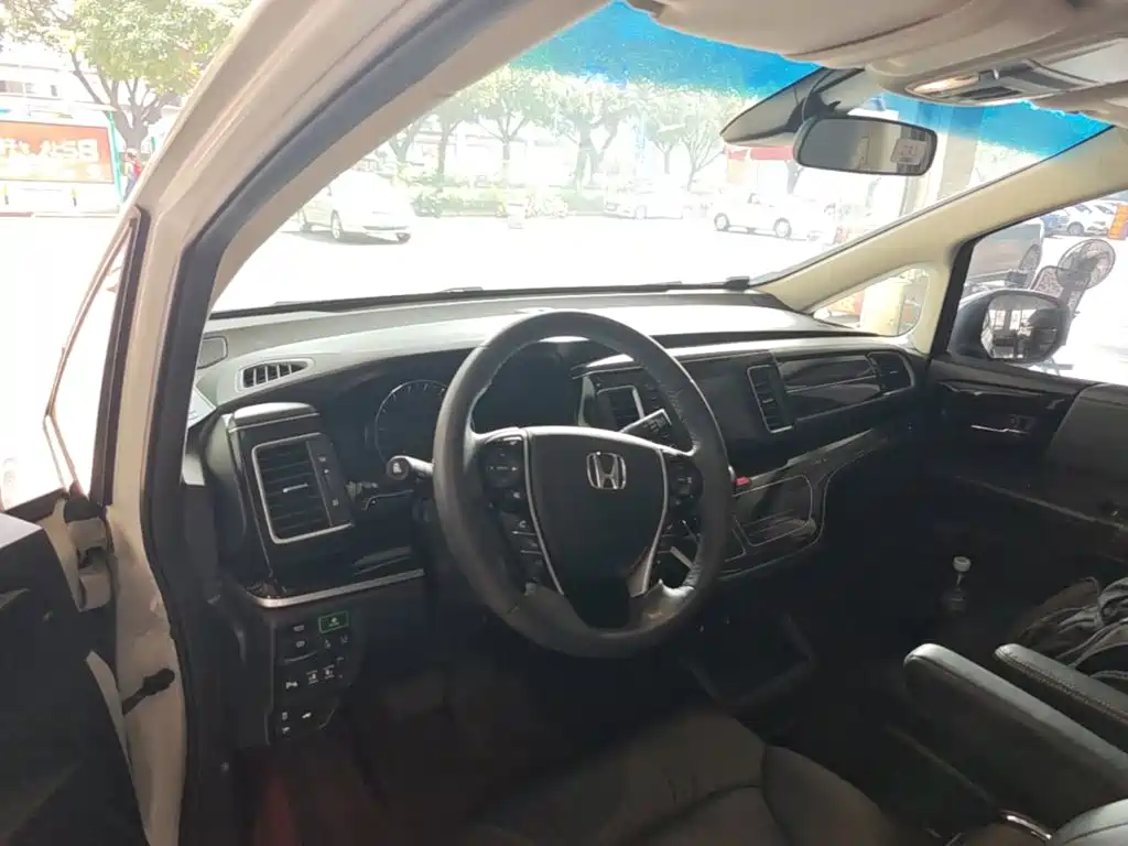 Honda Elysion — миниатюра 10