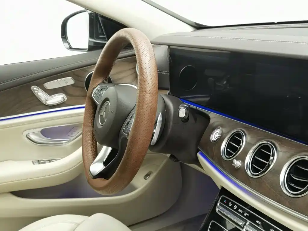 Mercedes-Benz E-Class — миниатюра 22