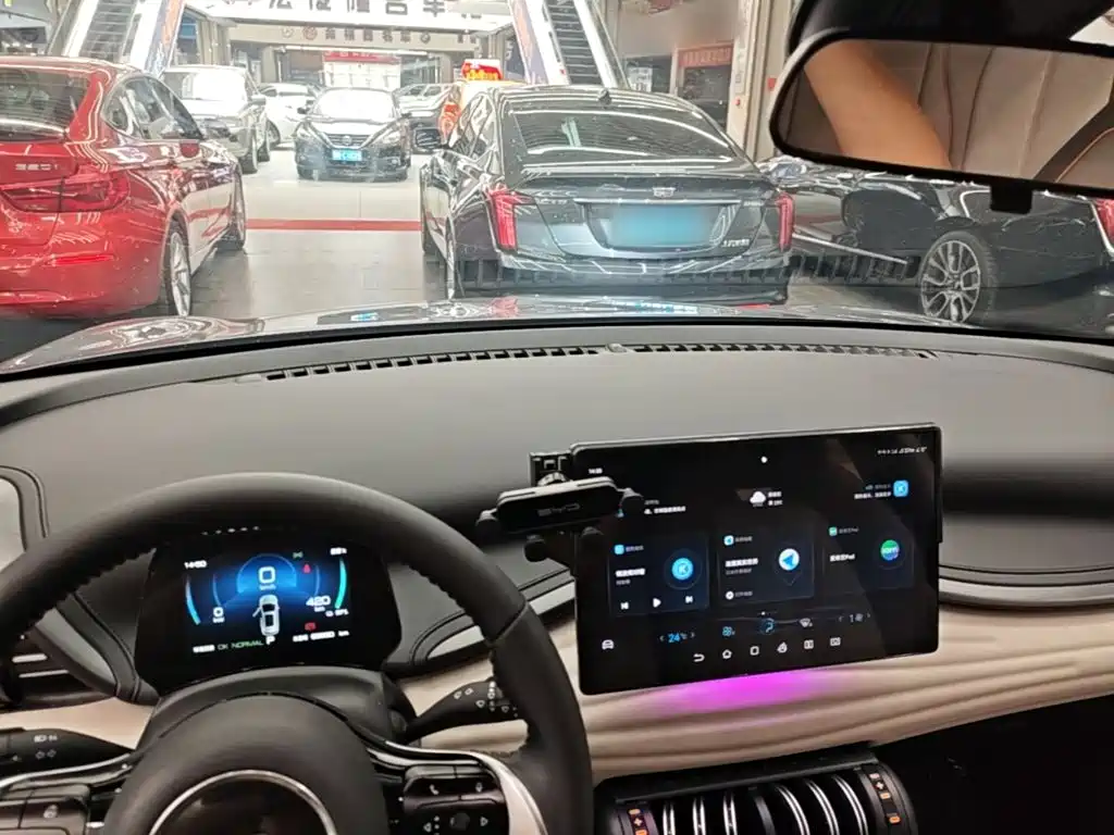 BYD Yuan Plus — миниатюра 10