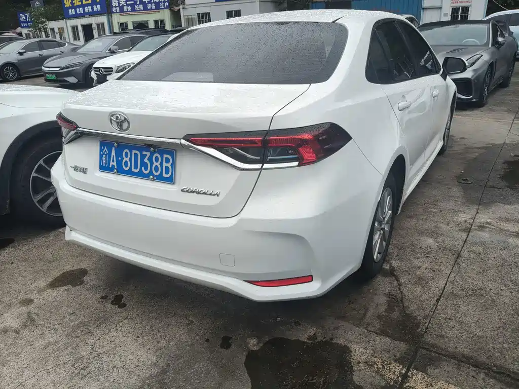 Toyota Corolla — миниатюра 4