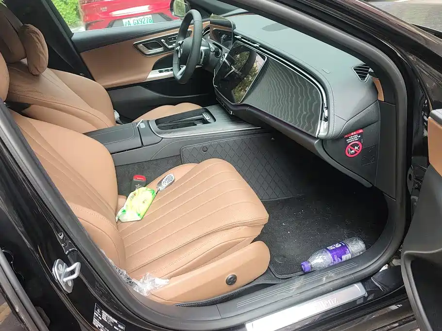 Mercedes-Benz E-Class — миниатюра 8