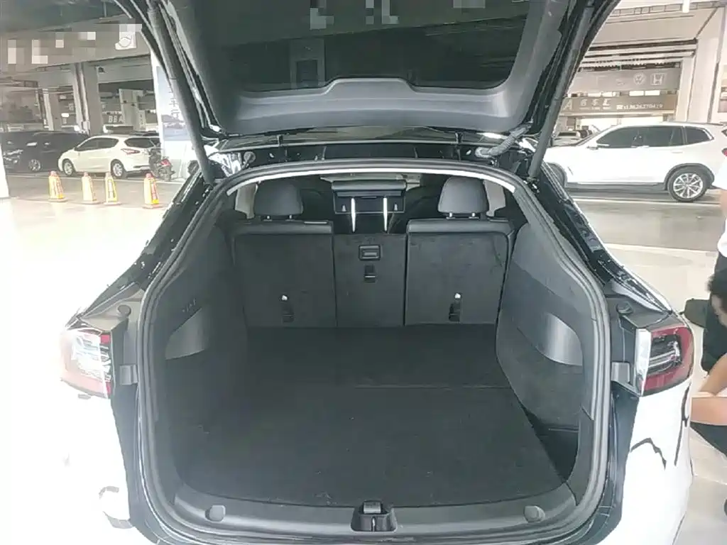 Tesla Model Y — фотографии объявления, Фото 19