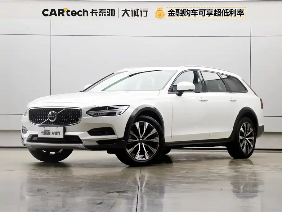 VOLVO  V90