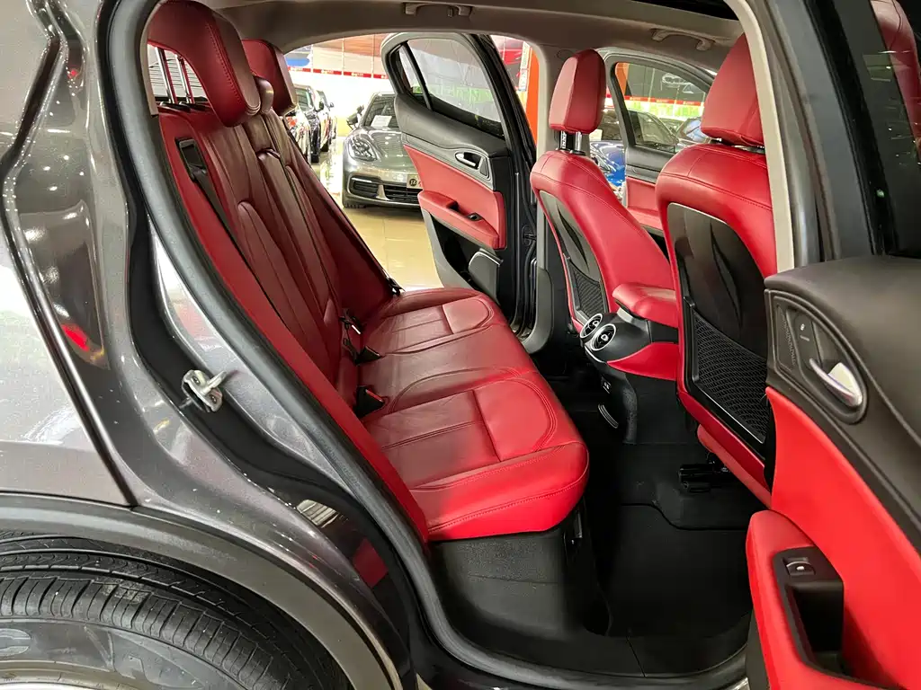 Alfa Romeo Stelvio — миниатюра 11