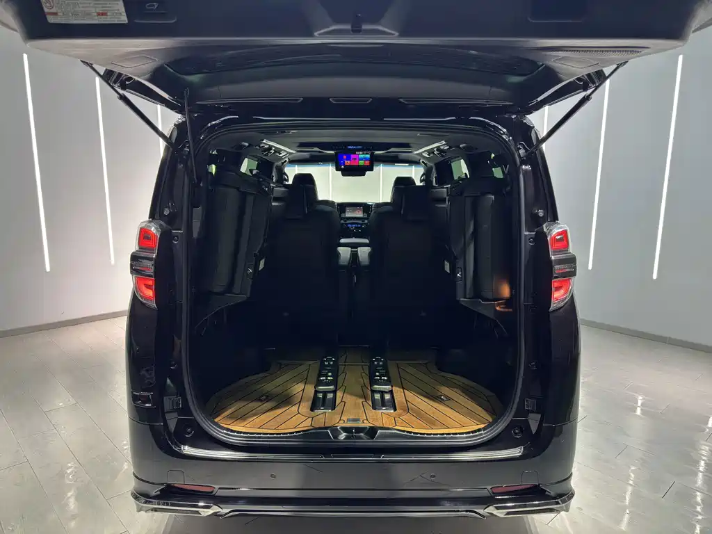 Toyota Vellfire — миниатюра 19