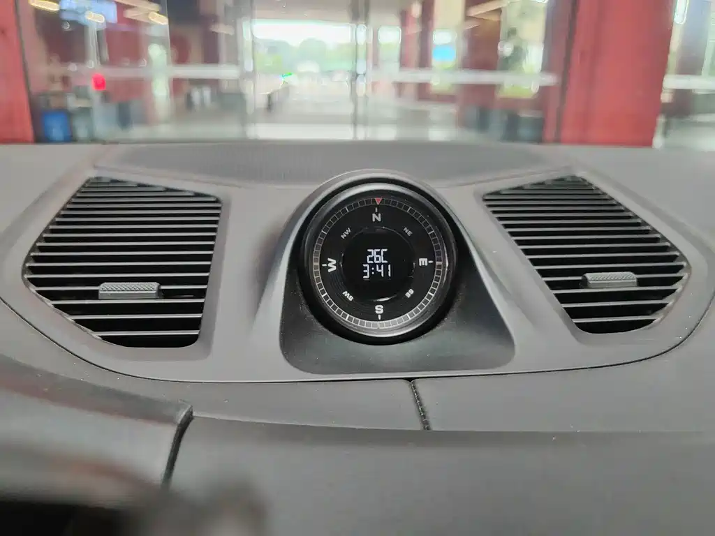 Porsche Cayenne — миниатюра 15