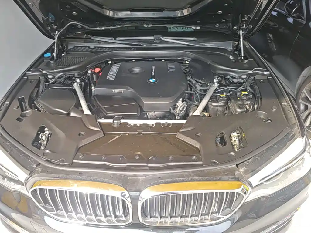 BMW 5 Series — миниатюра 20
