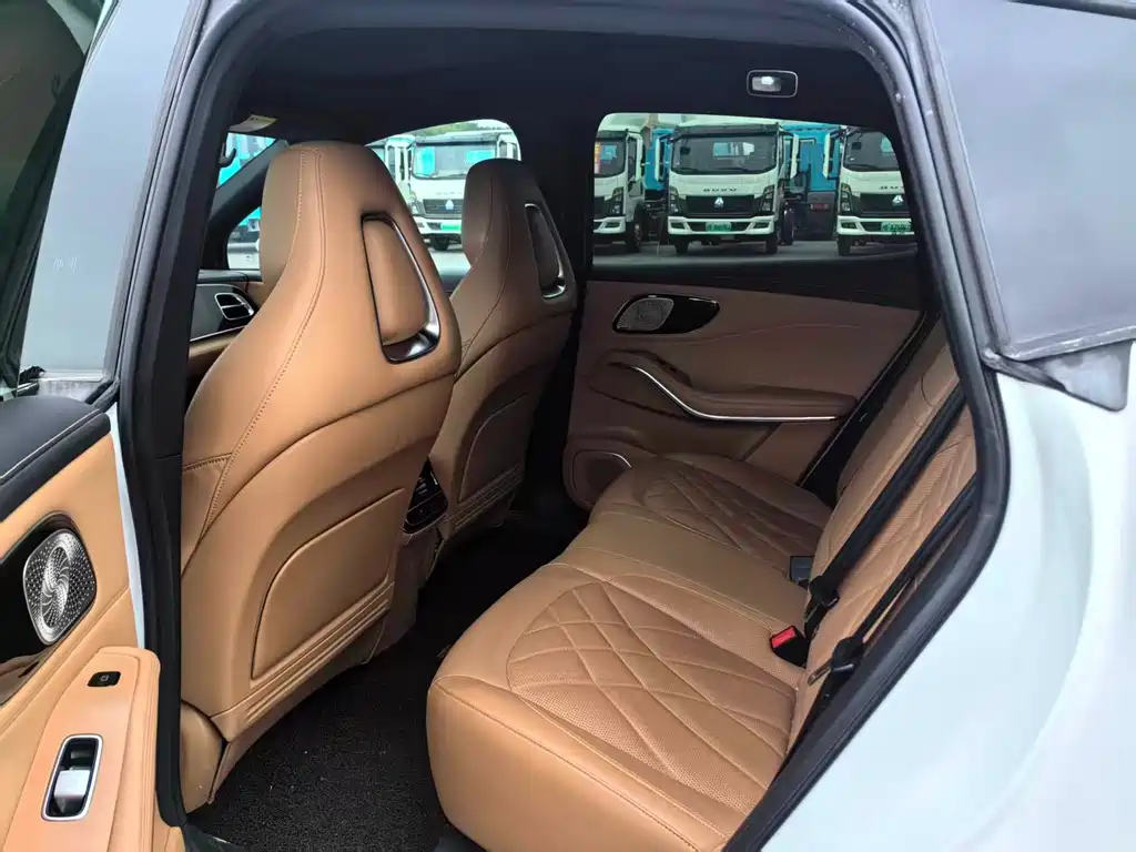 Rising Auto R7
