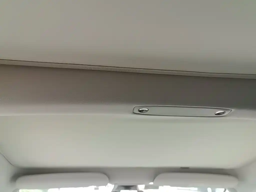 Tesla Model 3 — миниатюра 18
