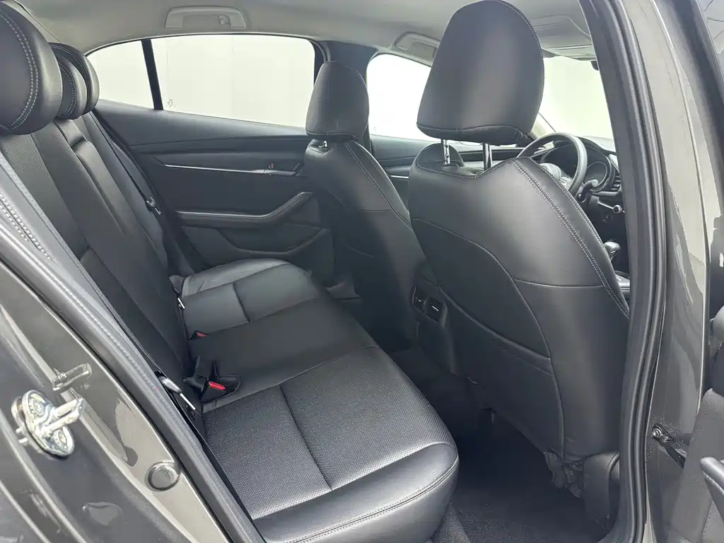 Mazda 3 Axela — миниатюра 6