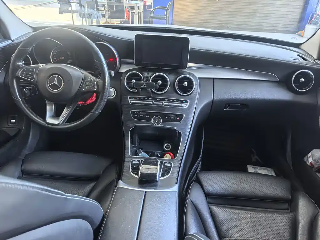 Mercedes-Benz C-Class — миниатюра 8